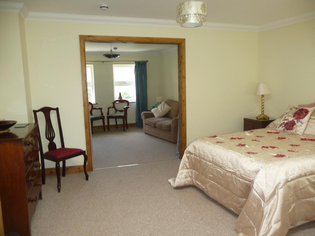 Ivy Hall Wootton Bridge  Quarto foto