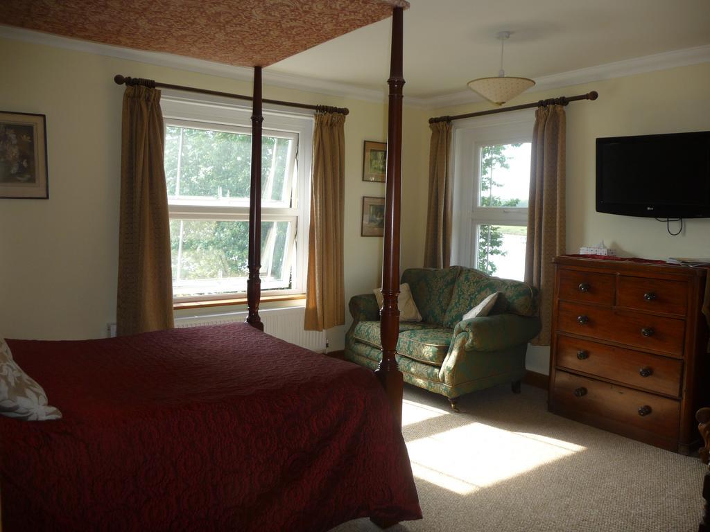 Ivy Hall Wootton Bridge  Quarto foto